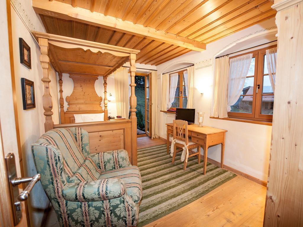 Landhaus Benediktenhof باد تولز الغرفة الصورة